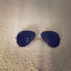 Black Ray-Ban Aviators
